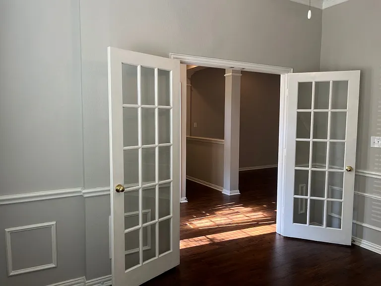2702 View Mdw — Photo 14
