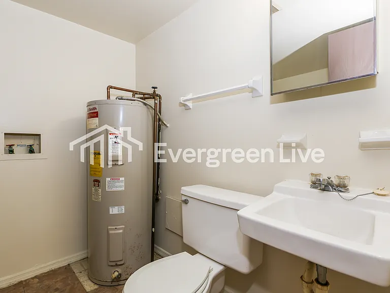 8047 Mount Aetna St — Photo 14