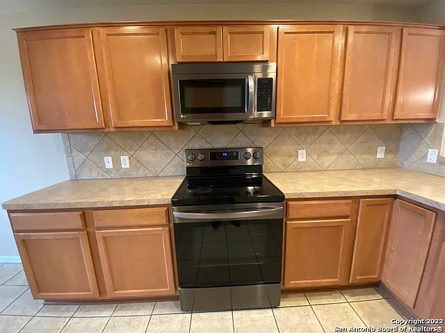 3708 Greenridge — Photo 7