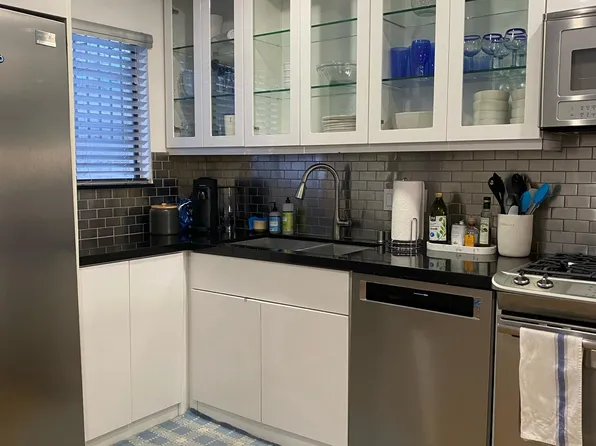 11630 Chenault St APT 5, Los Angeles, CA 90049