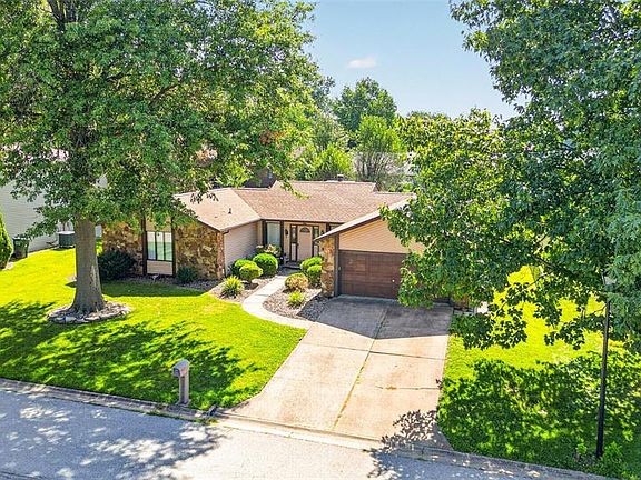 4th image of 10 El Cerrito Dr