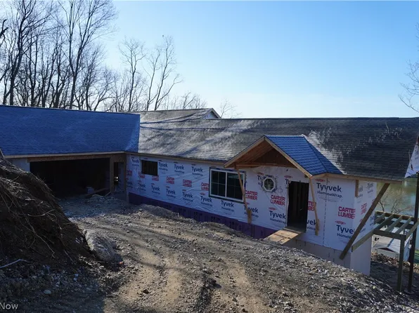 15 Huron Trl, Malvern, OH 44644