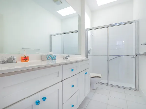 1064 Bedford Avenue, Palm Beach Gardens, FL 33403