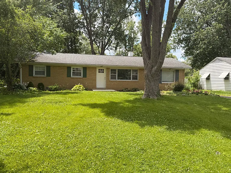 836 E Auman Dr — Photo 7