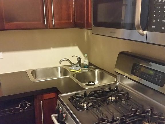 4th image of 685 1/2 W Wrightwood Ave APT 2W