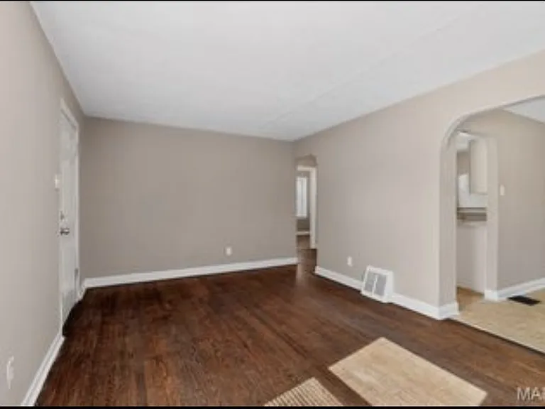 405 Estelle Ave — Photo 13