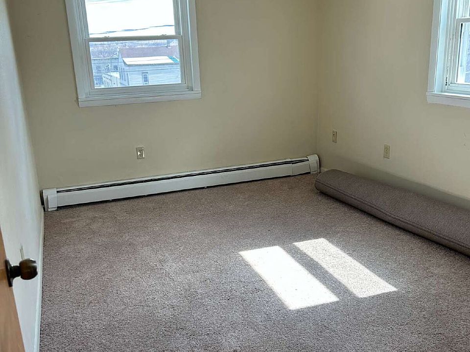 1st image of 12 Clinton St #9