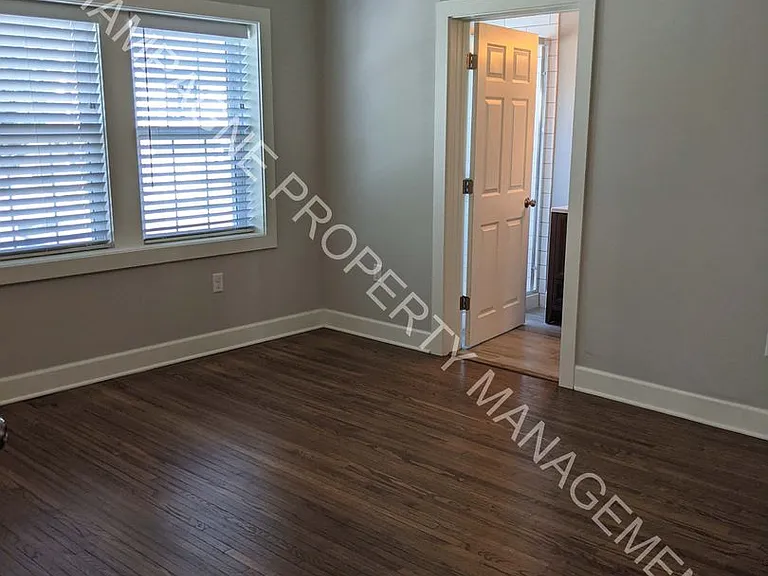 920 Ward Pkwy — Photo 12