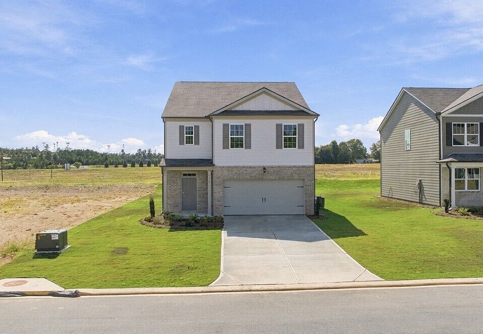 1st image of 110 Babcock Dr NE