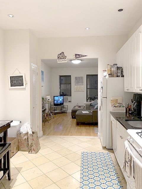 1st image of 211 E 34th St #3D