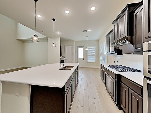 5th image of 17534 Sequoia Dr