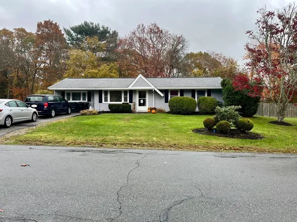 5 Mohawk Dr, Dartmouth, MA 02748