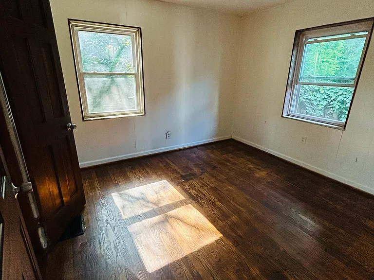 1340 Manss Ave — Photo 9