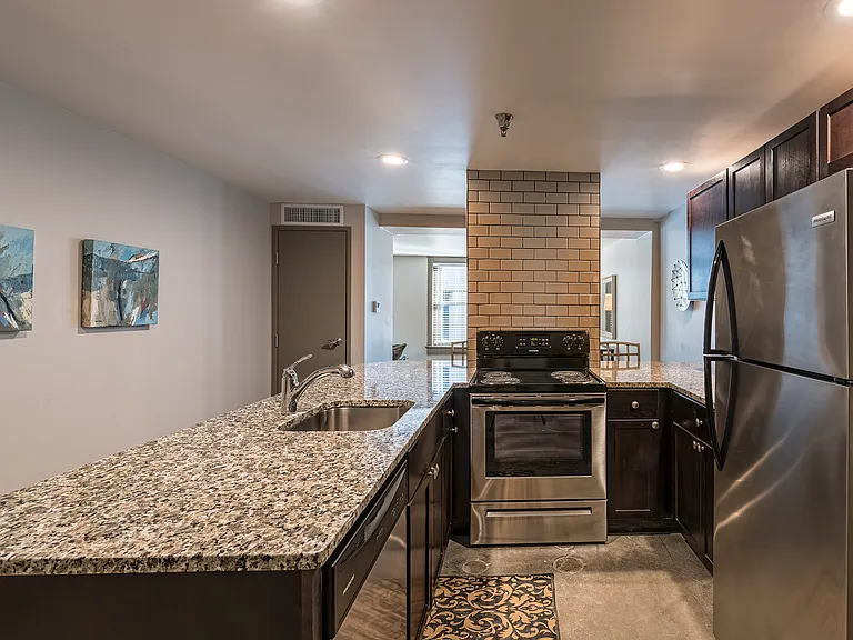 New Yorker Lofts — Photo 10