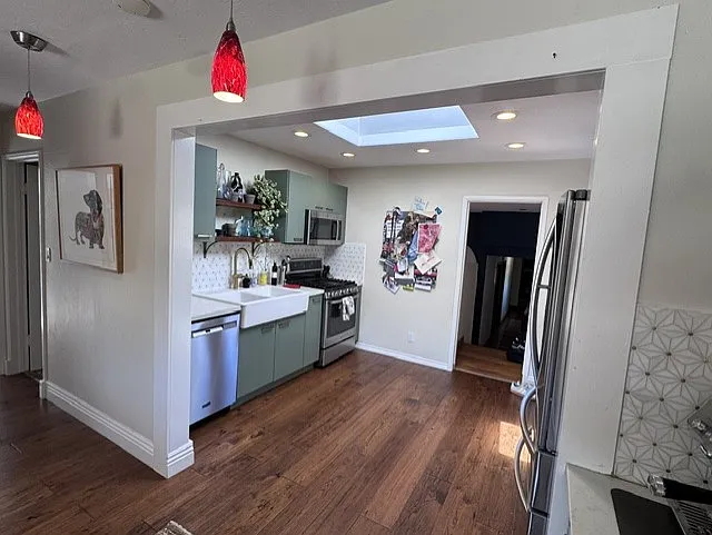 427 Forward St — Photo 12