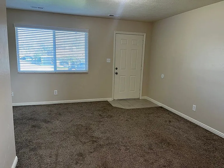 171 W 975 N #171 — Photo 3