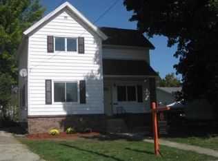 206 Gilmore Ave, Beaver Dam, WI 53916