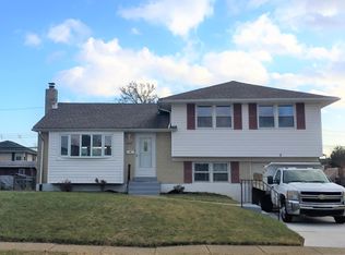 9959 Dungan Rd, Philadelphia, PA 19115