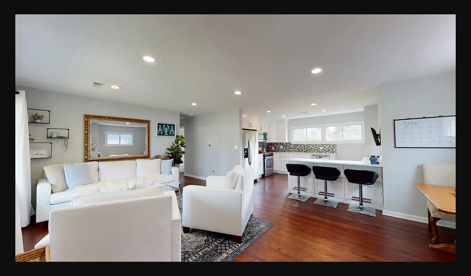 4 bed, 2200 sqft, $4,000 — Photo 2