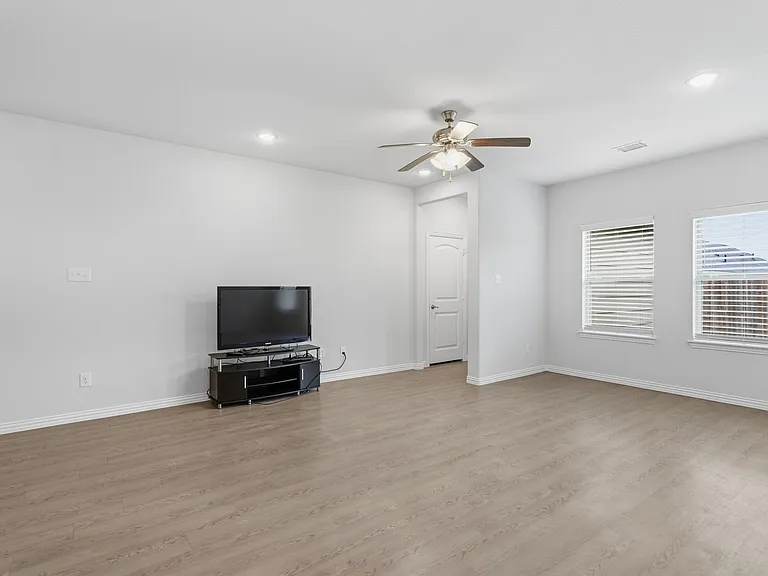 2202 Duke St — Photo 6