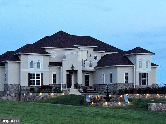 3rd image of 103 Lacosta Ct