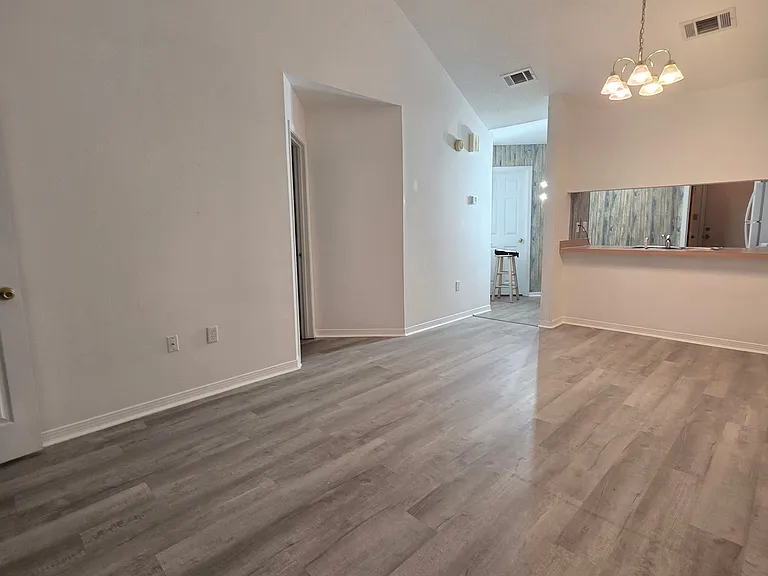 8 Viking Dr NW #C — Photo 23