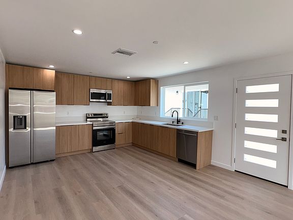 5th image of 18150 Sunburst St