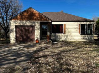 122 W Rogers St, Bentley, KS 67016