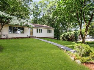 30 Graney Ct, Pearl River, NY 10965