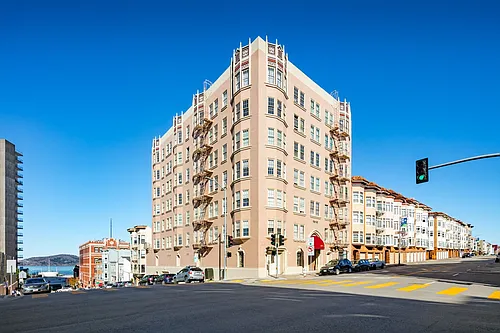 990 Bay Street (1114r) Photo 1