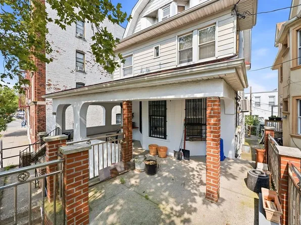 8210 Fort Hamilton Pkwy, Brooklyn, NY 11209