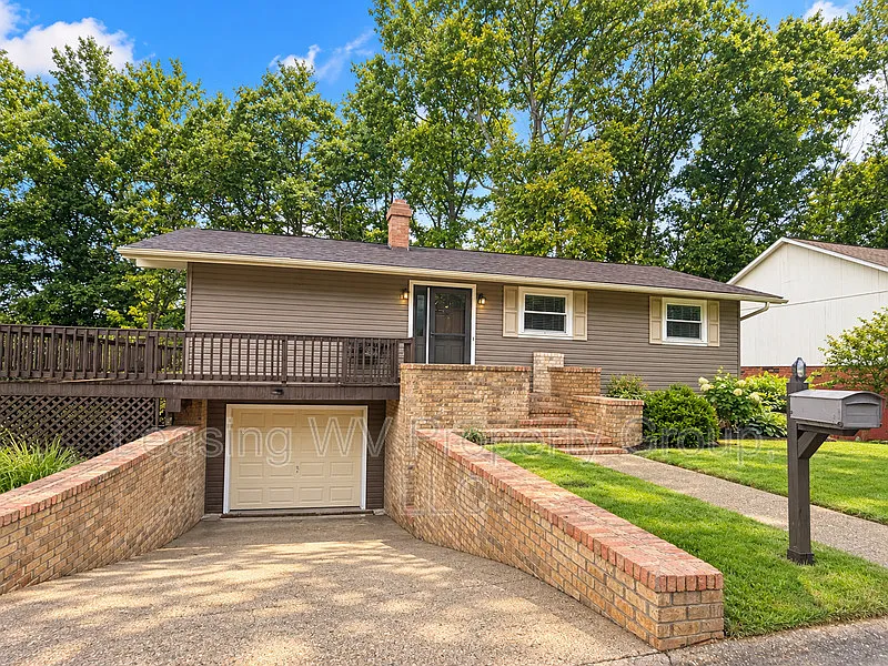 2213 Avinell Dr