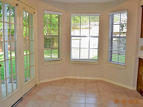 5th image of 1711 Briarmoor Ct