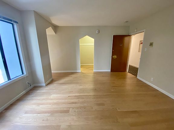 3rd image of 1685 Chestnut St #304