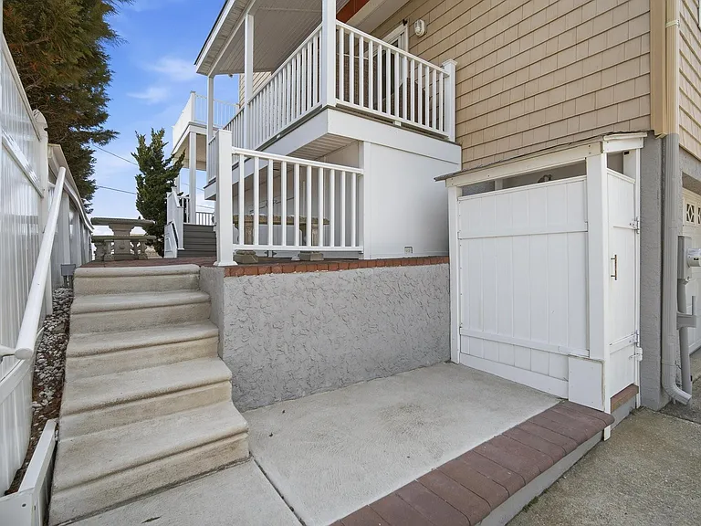 815 E Brigantine Ave #7 — Photo 29