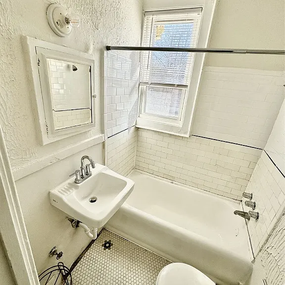 2024 Hubbard St — Photo 24
