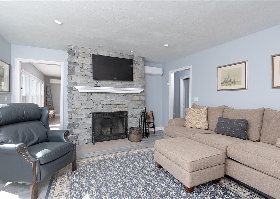 173 Oak St, Foxboro, MA 02035 Zillow