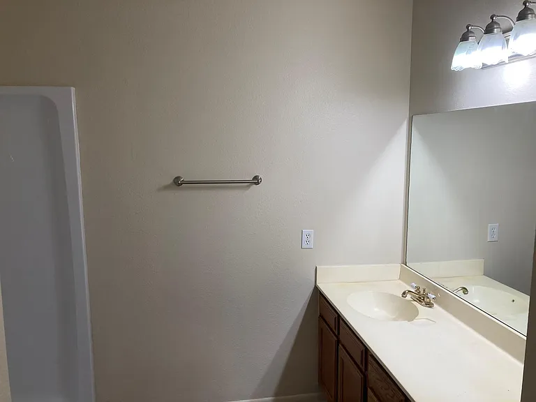 1958 E Inverness Cir — Photo 12