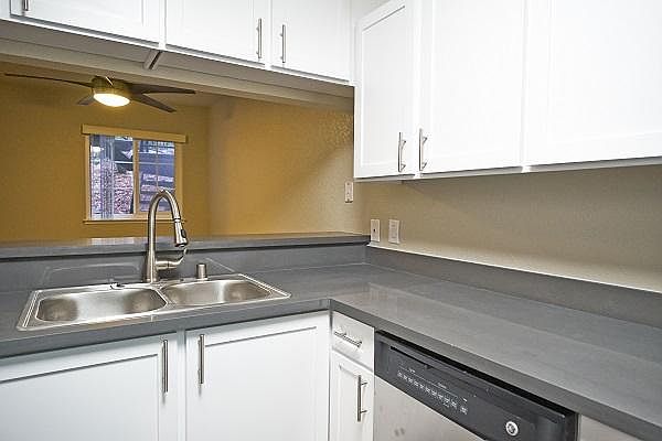 2nd image of 470 Canyon Oaks Dr APT F