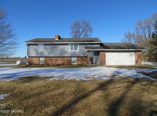 24766 Airline Rd, Sturgis, MI 49091