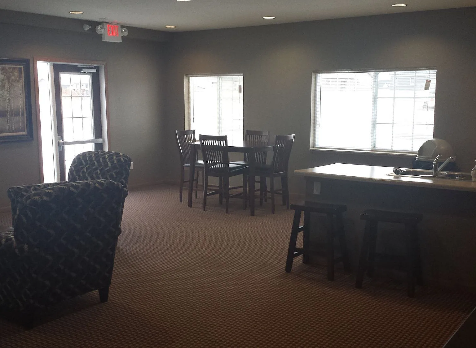 3 bed, 2.5 bath, 1275 sqft, $1,305 — Photo 2
