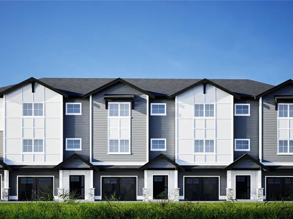 990 McBriar Ave #1, Saanich, BC V8X 3M2