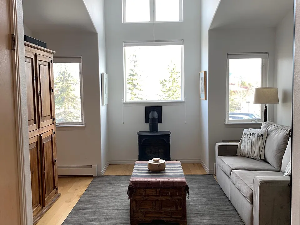730 N Summit Blvd #205