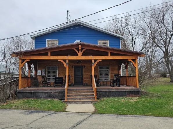 724 Petite Lake Rd, Lake Villa, IL 60046