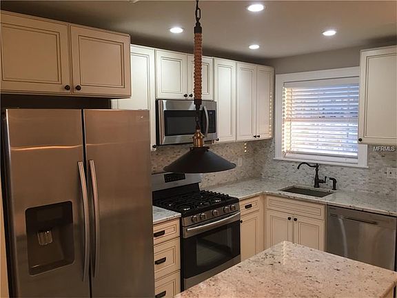 3rd image of 6025 Shore Blvd S APT 505