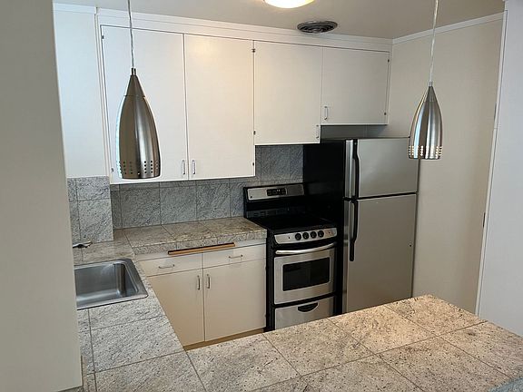 4th image of 1330 Jones St APT 501