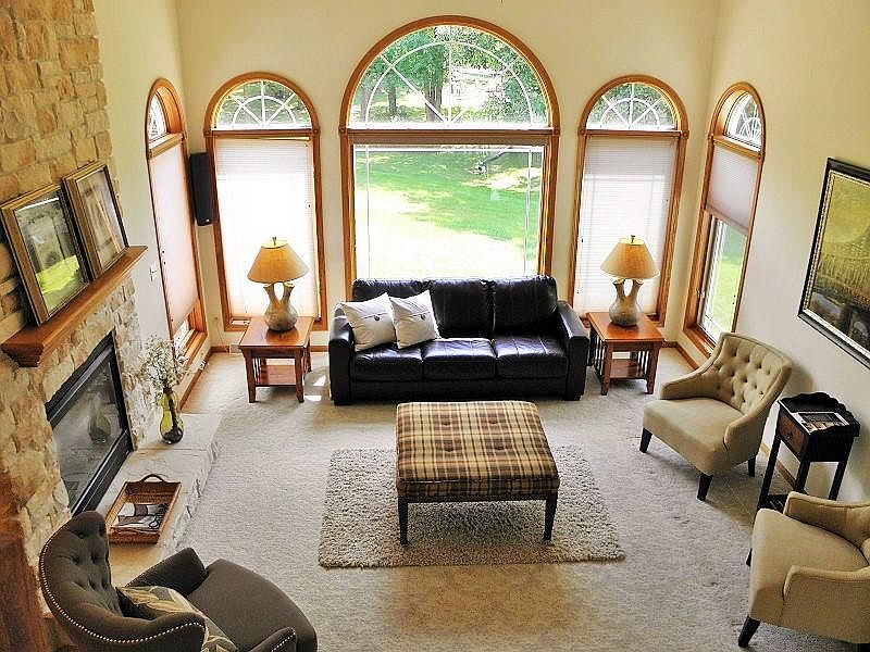 1st image of 125 Upper Woodford Cir