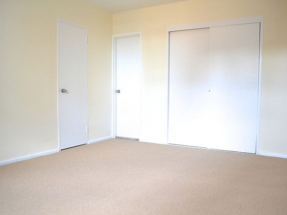 5th image of 175 Willoughby St APT 11M