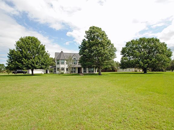3rd image of 1022 Pearl Ln
