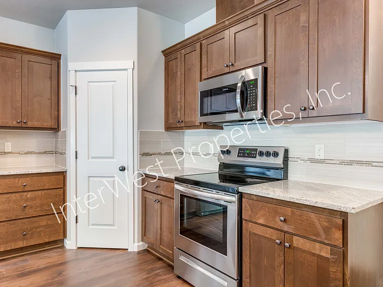 10317 NE 61st Cir — Photo 35